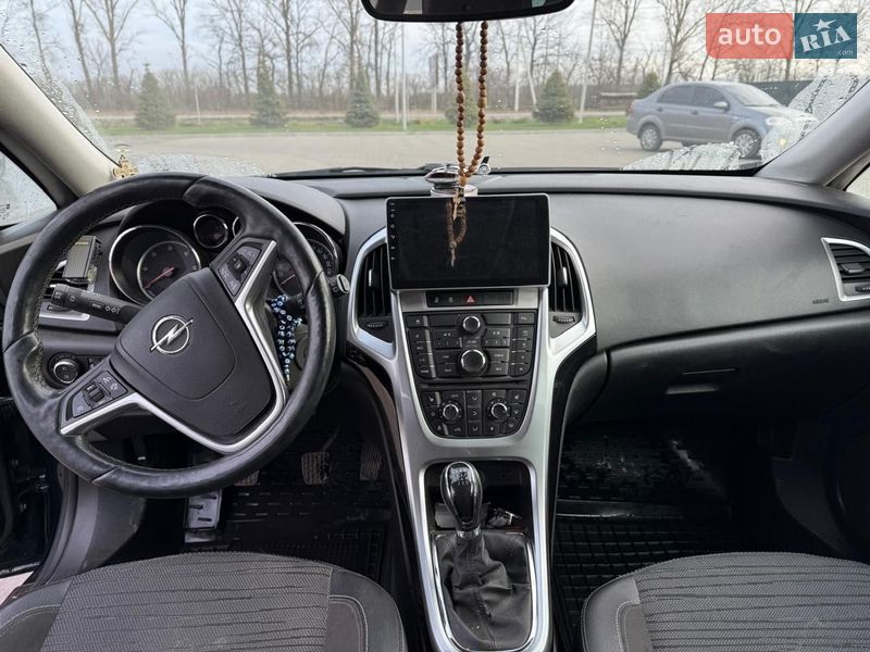 Универсал Opel Astra 2014 в Кагарлыке