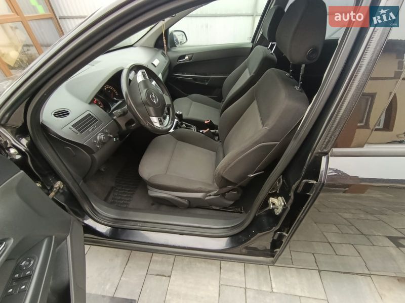 Универсал Opel Astra 2011 в Бышеве