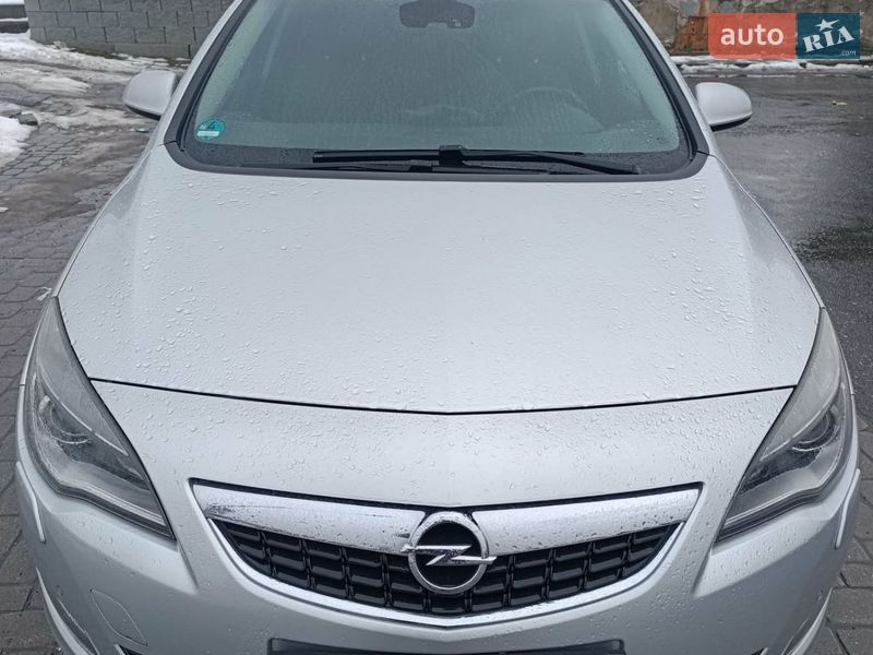 Универсал Opel Astra 2012 в Лозовой фото Универсал Opel Astra 2012 в Лозовой
