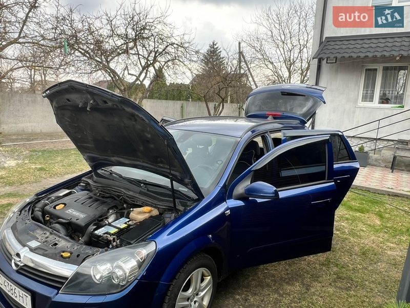 Универсал Opel Astra 2006 в Золочеве