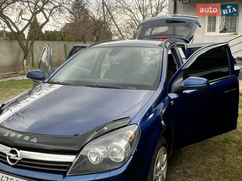 Универсал Opel Astra 2006 в Золочеве