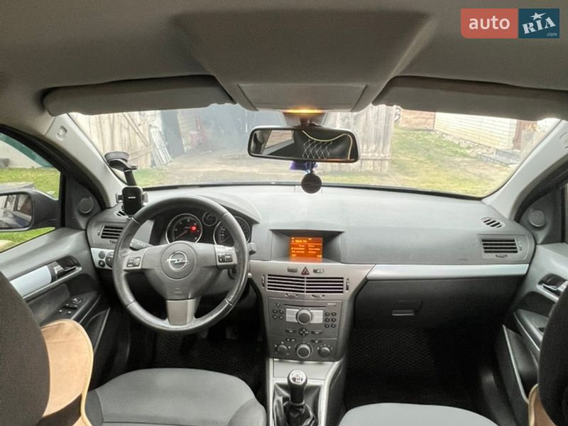 Универсал Opel Astra 2006 в Золочеве