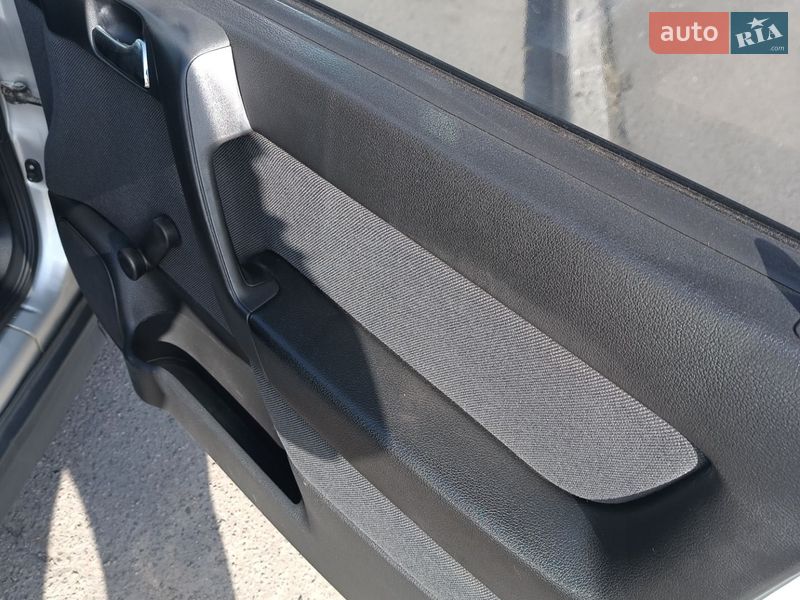 Седан Opel Astra 2002 в Черкассах фото 8 Седан Opel Astra 2002 в Черкассах