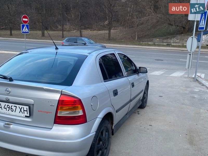 Хэтчбек Opel Astra 2002 в Киеве