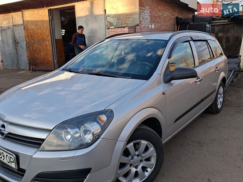 Универсал Opel Astra 2004 в Киеве