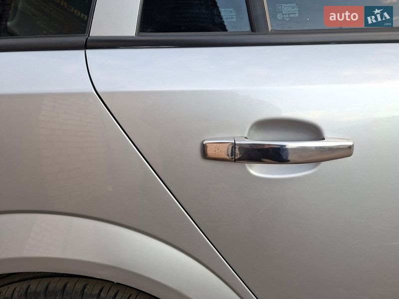 Универсал Opel Astra 2004 в Киеве