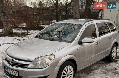 Универсал Opel Astra 2005 в Буче