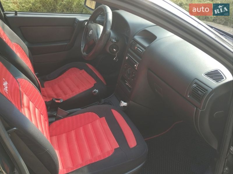 Седан Opel Astra 2007 в Дубно