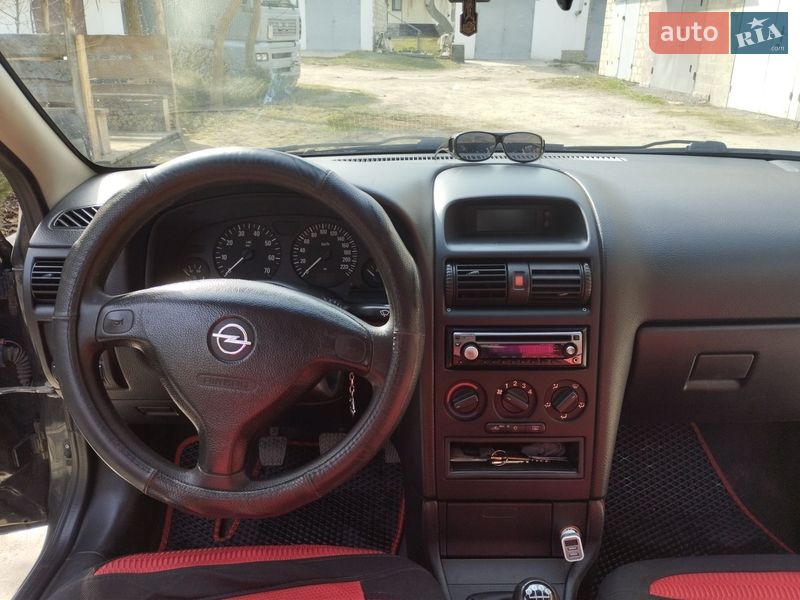 Седан Opel Astra 2007 в Дубно