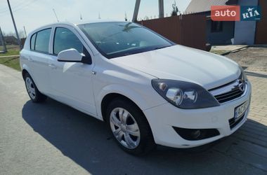 Хетчбек Opel Astra 2012 в Нововолинську
