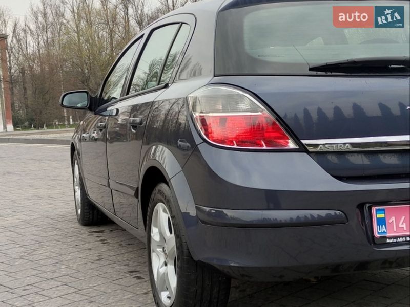Хетчбек Opel Astra 2008 в Надвірній