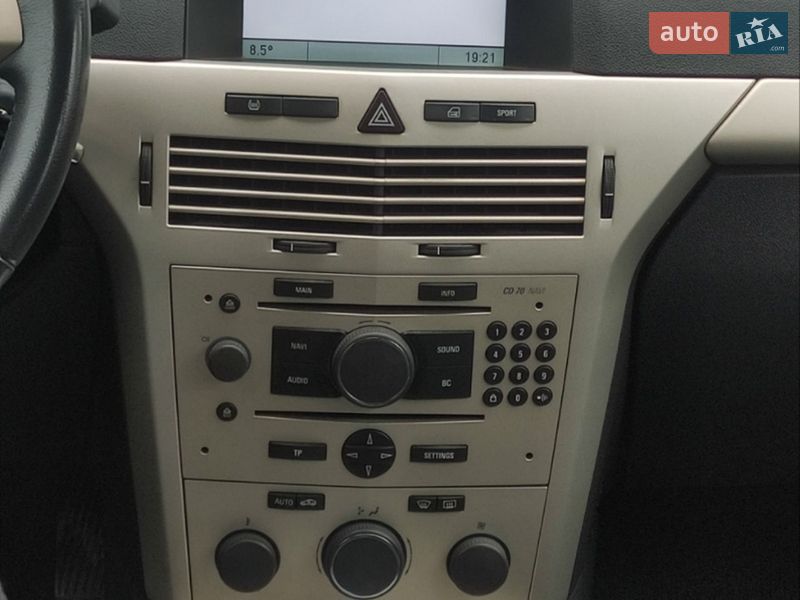 Хетчбек Opel Astra 2008 в Надвірній