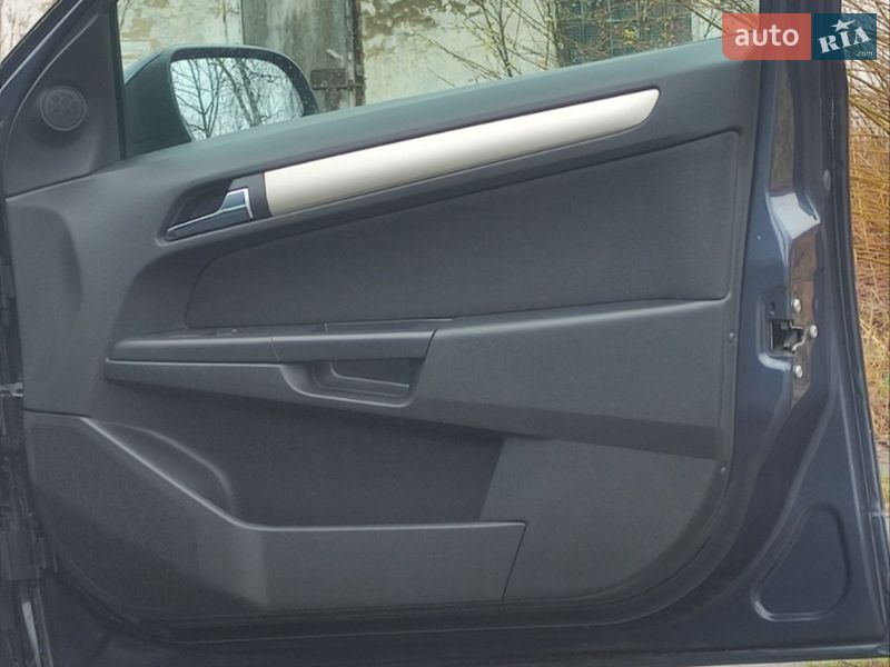 Хетчбек Opel Astra 2008 в Надвірній