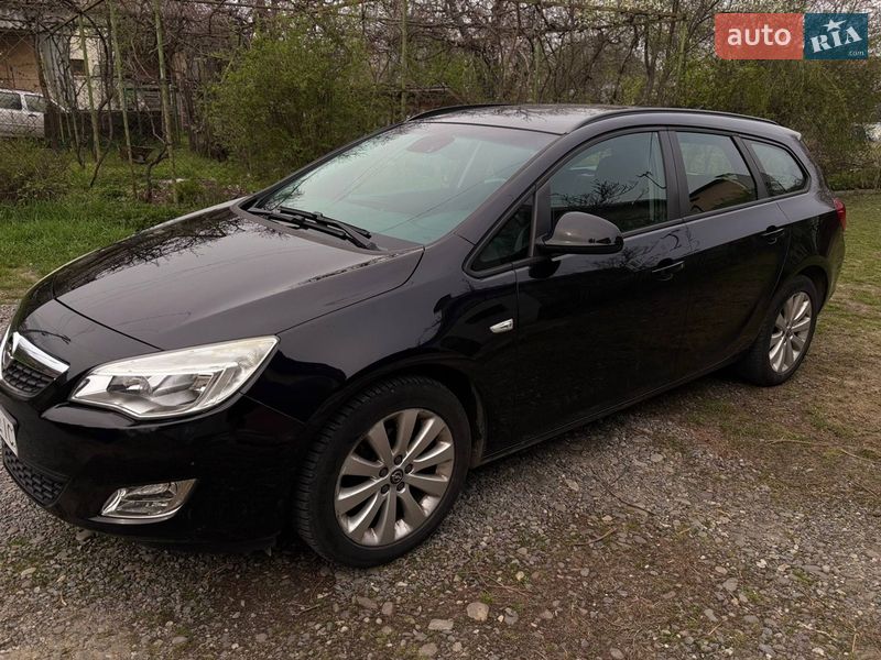 Opel Astra 2011 Opel Astra 2011