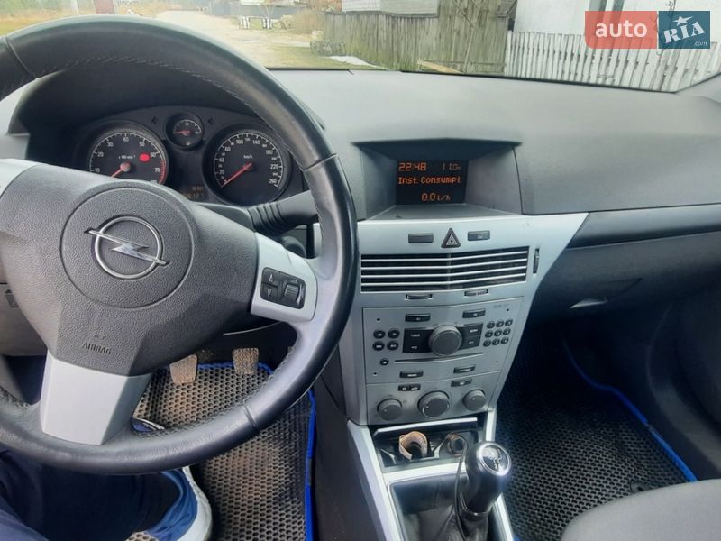 Хэтчбек Opel Astra 2012 в Житомире