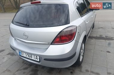 Хэтчбек Opel Astra 2004 в Светловодске