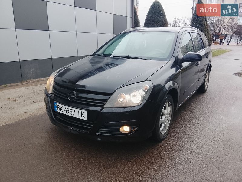 Универсал Opel Astra 2005 в Сарнах