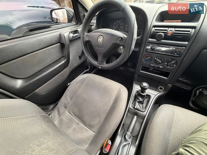 Седан Opel Astra 2006 в Харькове