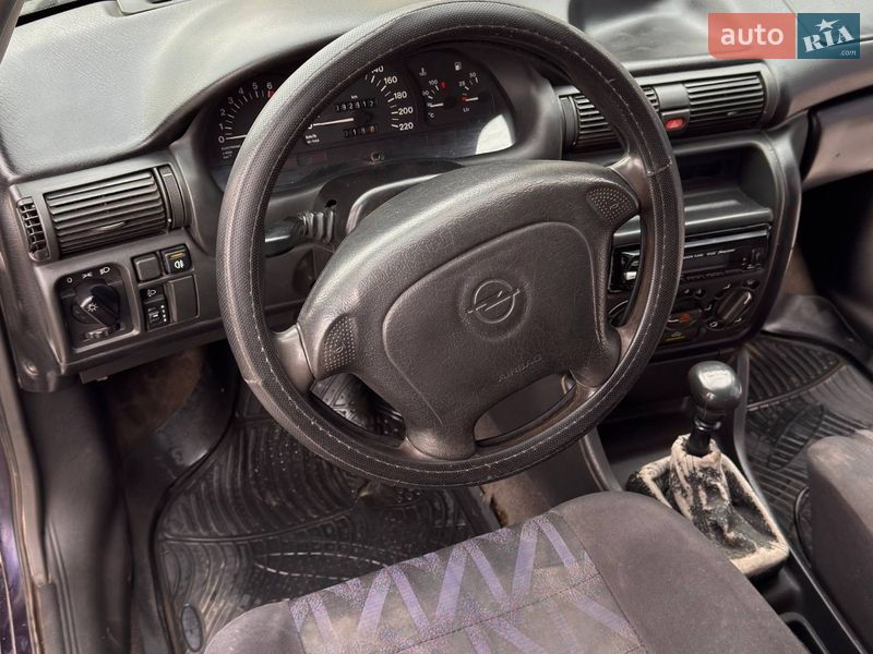 Хетчбек Opel Astra 1995 в Івано-Франківську