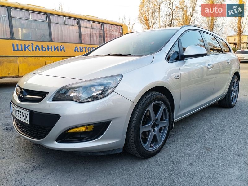 Універсал Opel Astra 2015 в Павлограді