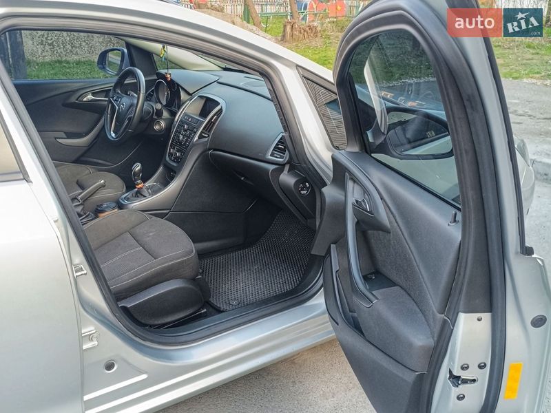 Універсал Opel Astra 2015 в Павлограді