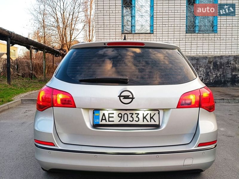 Універсал Opel Astra 2015 в Павлограді