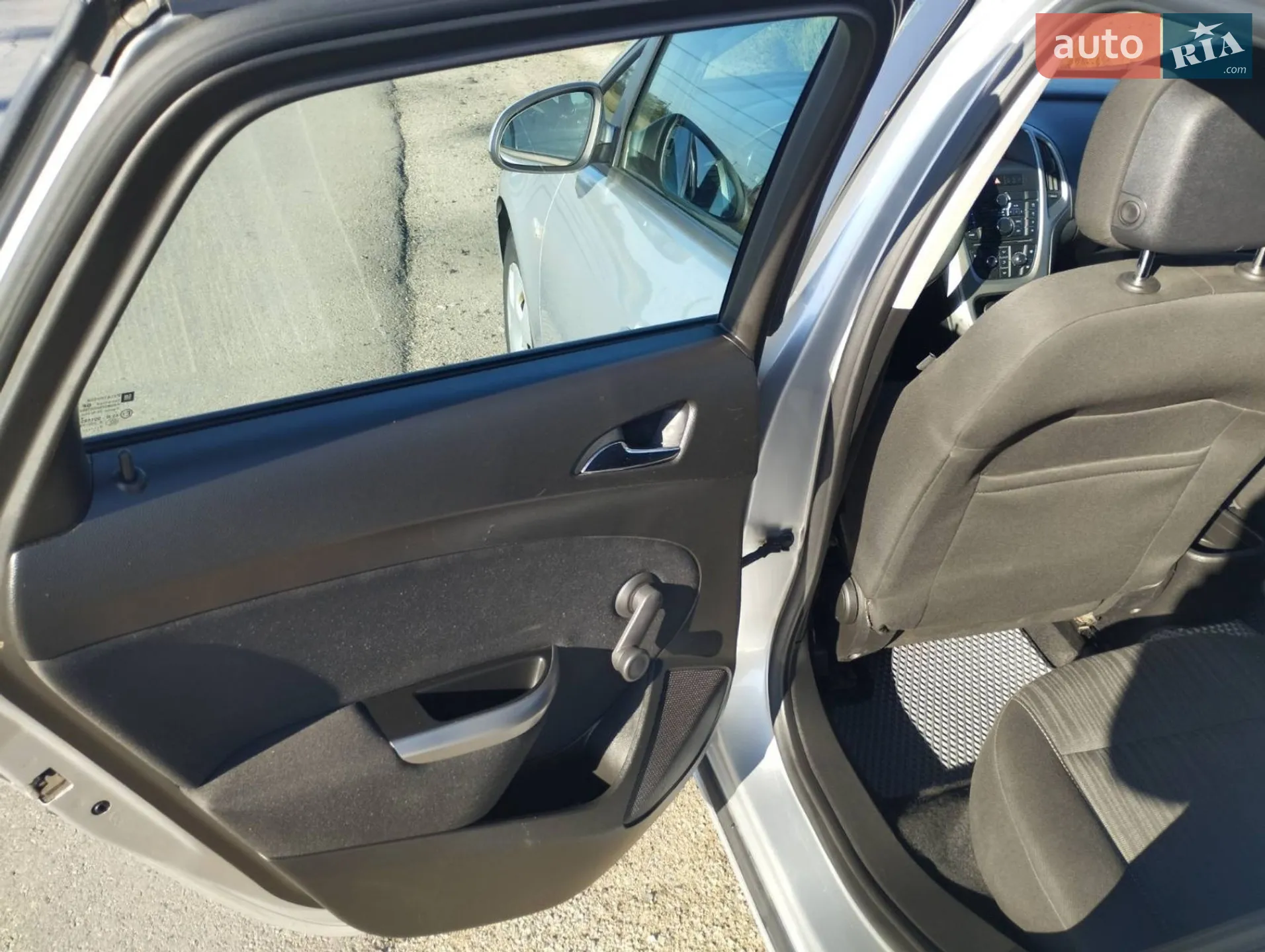 2010 Opel Astra - мініатюра 11