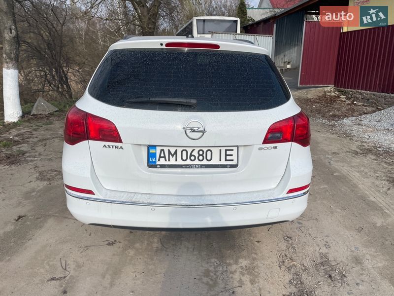 Універсал Opel Astra 2016 в Житомирі