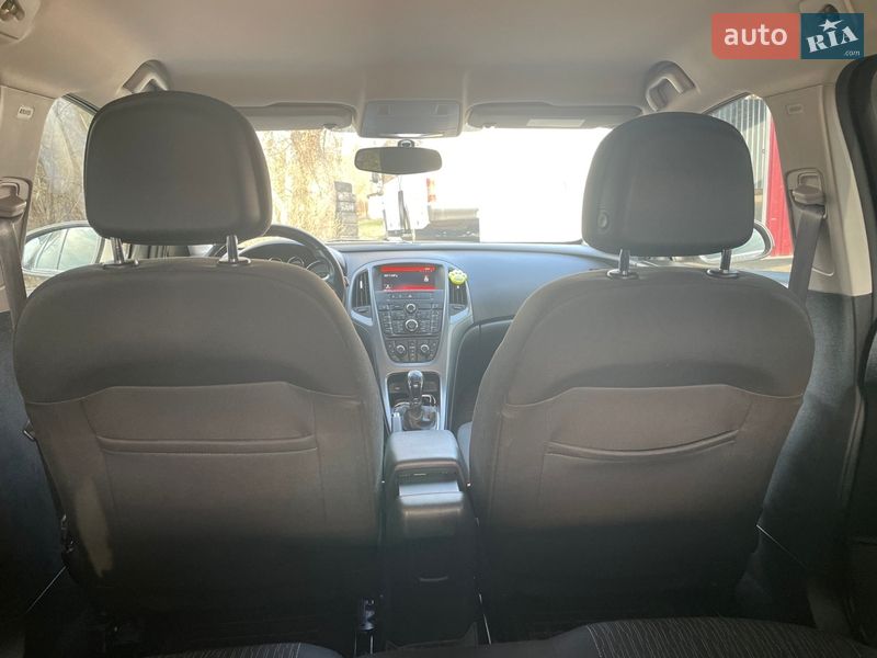 Універсал Opel Astra 2016 в Житомирі