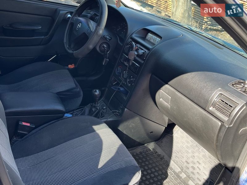 Седан Opel Astra 2006 в Черкассах