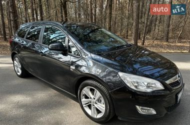 Універсал Opel Astra 2012 в Обухові