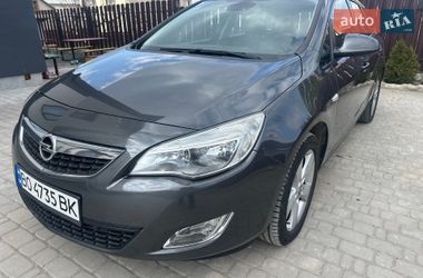 Універсал Opel Astra 2011 в Тернополі