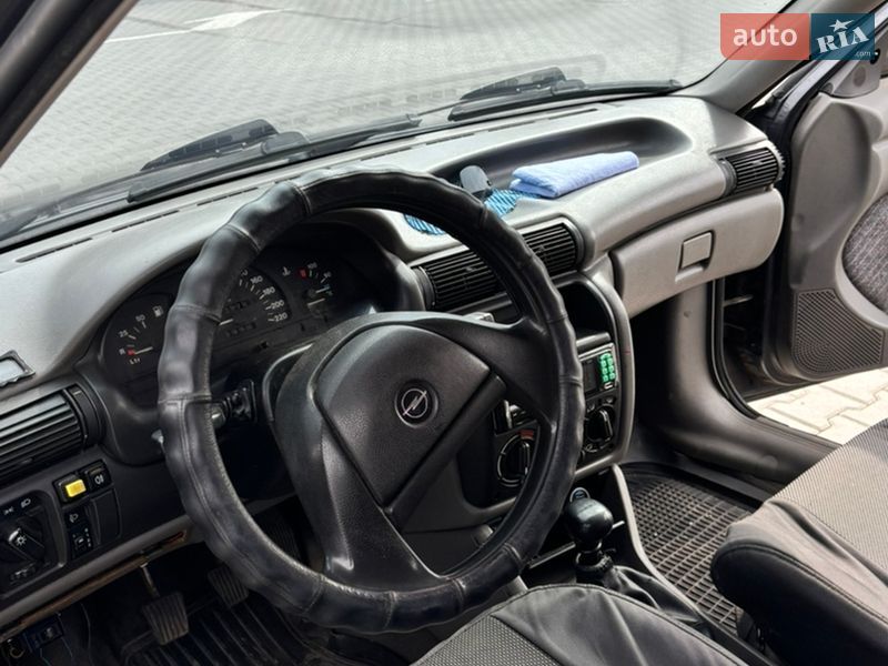 Седан Opel Astra 1994 в Вінниці