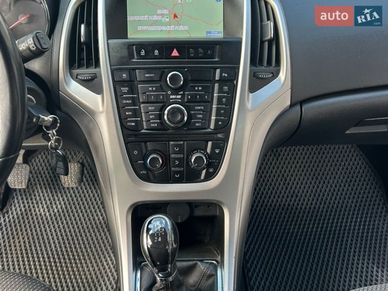 Універсал Opel Astra 2011 в Львові