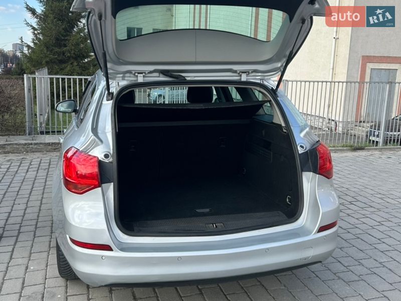 Універсал Opel Astra 2011 в Львові