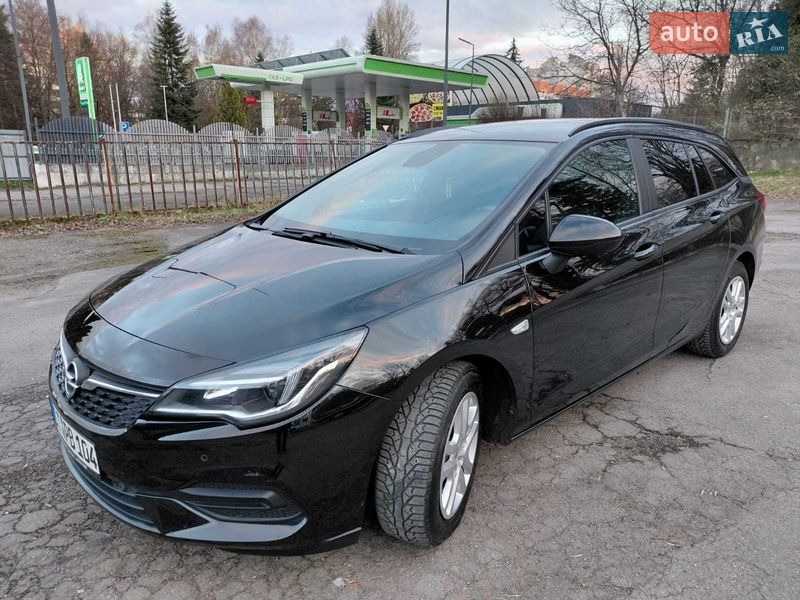 Opel Astra 2021