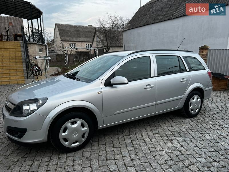 Універсал Opel Astra 2006 в Гнівані