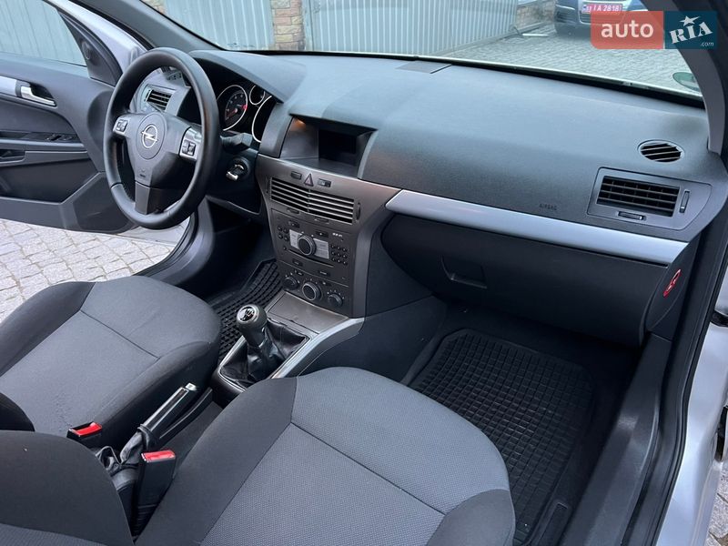 Універсал Opel Astra 2006 в Гнівані