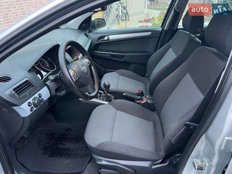 Універсал Opel Astra 2006 в Гнівані