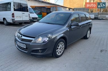 Универсал Opel Astra 2010 в Черновцах