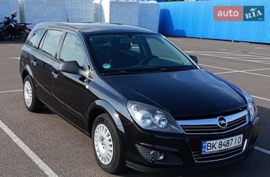Универсал Opel Astra 2009 в Ровно