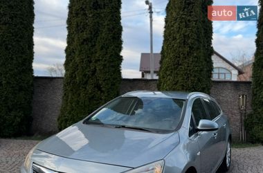 Універсал Opel Astra 2012 в Луцьку