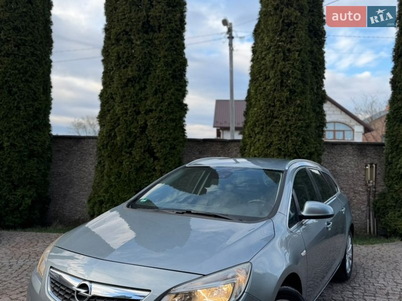 Opel Astra 2012