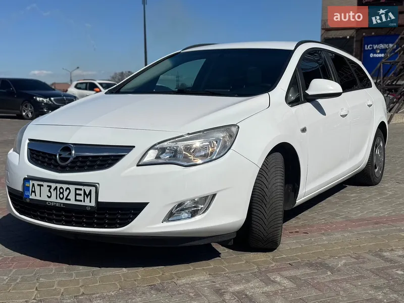 Opel Astra 2012