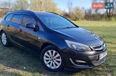 Универсал Opel Astra 2012 в Хусте