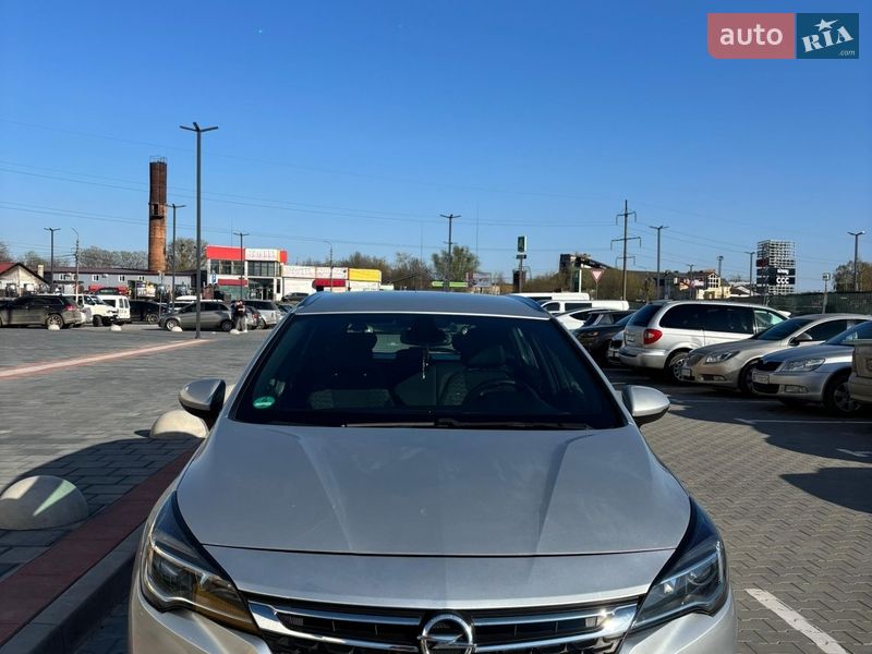 Хэтчбек Opel Astra 2017 в Черновцах