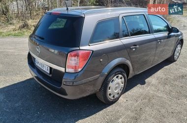 Универсал Opel Astra 2009 в Малине