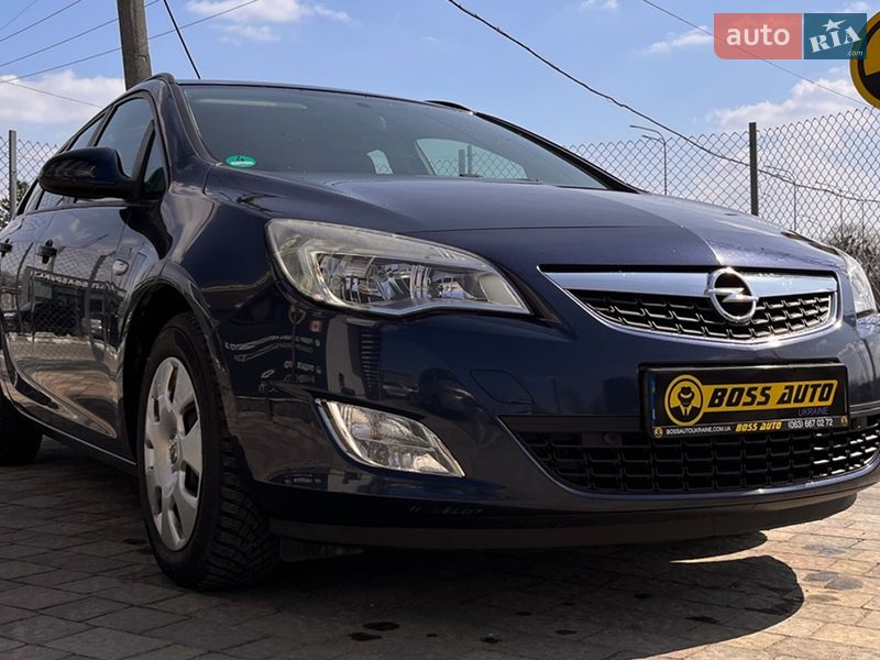 Opel Astra 2012