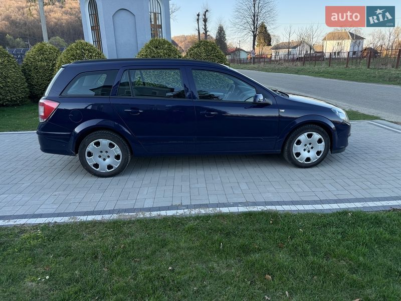 Універсал Opel Astra 2006 в Долині