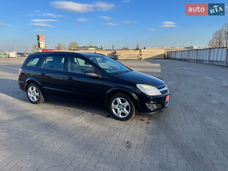 Універсал Opel Astra 2008 в Сарнах